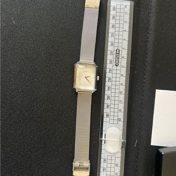 DKNY  Silver Mesh Women’s Band Watch - Picture 2 of 3